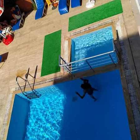 Nirvana Apart Hotel 2*